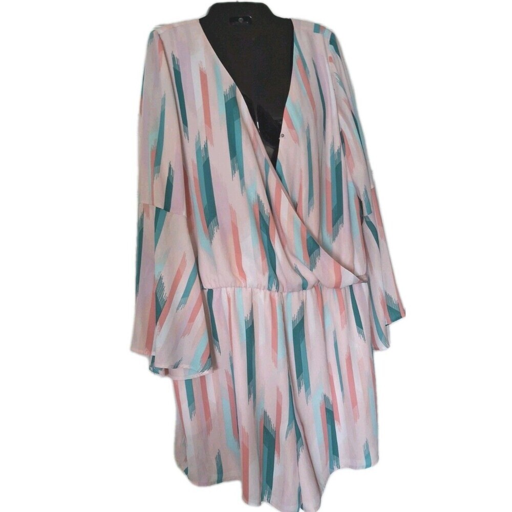 Decree Bionic Shorts Romper Size 2X V Neck Flared Bell Sleeves Pastels New